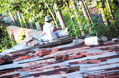 北京城南多家建材城假漆泛濫 黑窩點日產數噸假漆