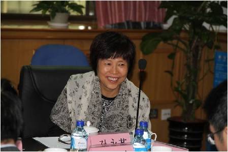 2012中國互聯(lián)網(wǎng)產業(yè)年會研討會召開專家共議互聯(lián)網(wǎng)發(fā)展與趨勢