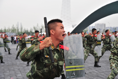 參與園博建設駐區官兵走進園博園