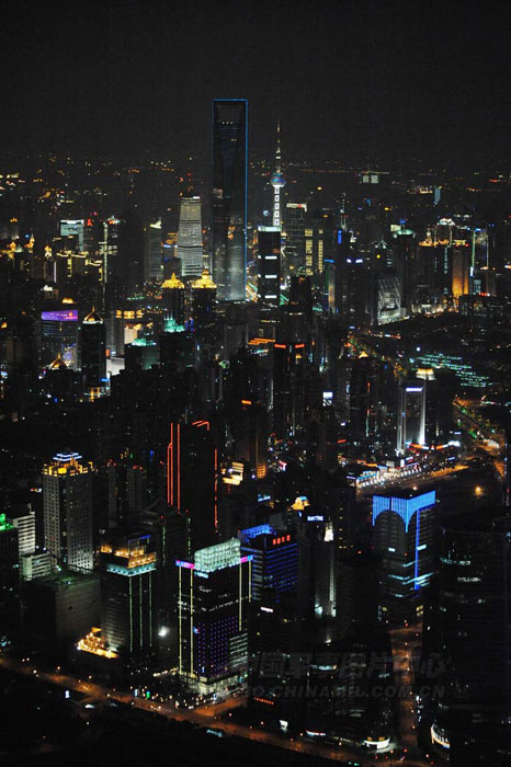 世博會開幕在即 空中體驗夜上海