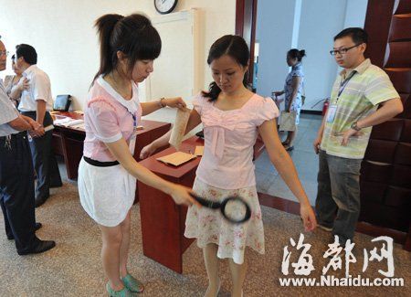福建省直公務(wù)員面試首次開放 增強(qiáng)考試透明度(組圖)