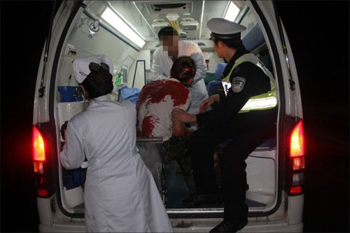 民警救車(chē)禍傷者被沾艾滋血 是否被傳染尚待觀察