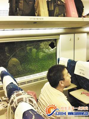 廈門往上海動車趴隧道近5小時 乘客砸窗自救(圖)