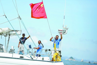 翟墨抵廈披露與日船周旋細節 曾想跳下船游上釣魚島