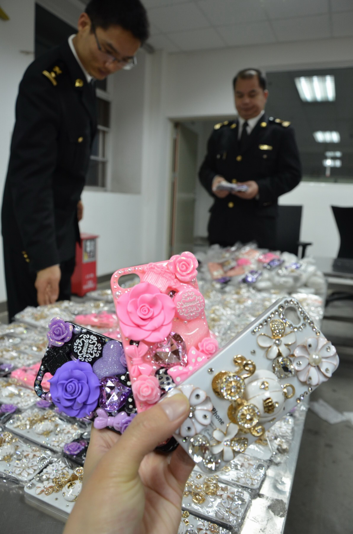 廣州海關嚴查輸美快件“李鬼”