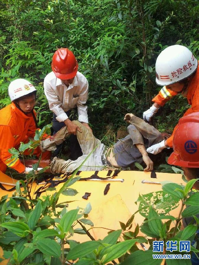廣西恭城一施工現場塌方10人被埋