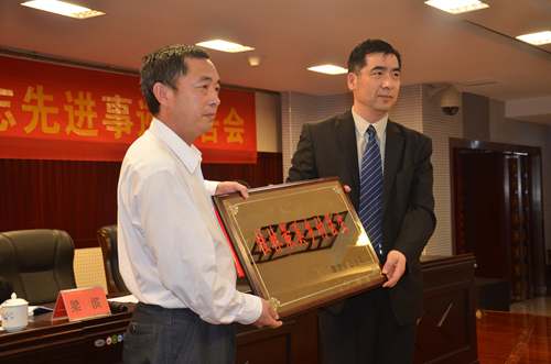 桂林市舉行“全國最美鄉(xiāng)村醫(yī)生”謝本合先進事跡報告會