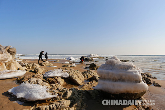 這個(gè)冬天，秦皇島海岸現(xiàn)“冰海”奇觀