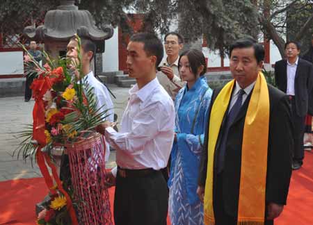 祭拜醫圣張仲景 弘揚千年中醫藥