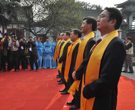 祭拜醫圣張仲景 弘揚千年中醫藥