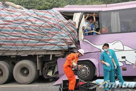 京珠高速河南新鄭段發(fā)生車(chē)禍造成2死4傷