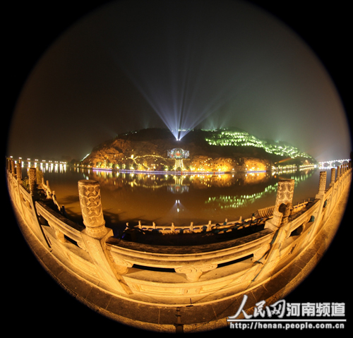 夜游龍門
