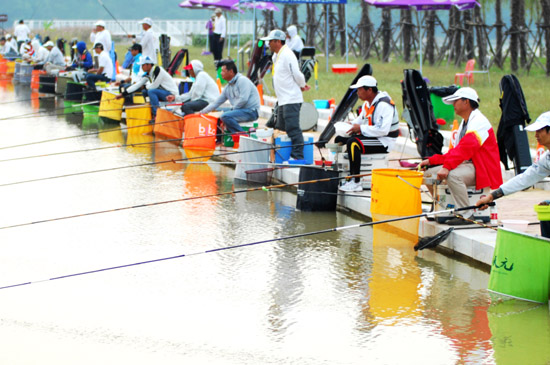 第七屆全國農運會釣魚比賽激烈進行