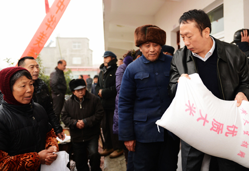 中國日報記者走基層：農民工黃久生回家鄉感恩
