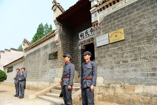 探訪革命歷史紀念地：羅山何家沖