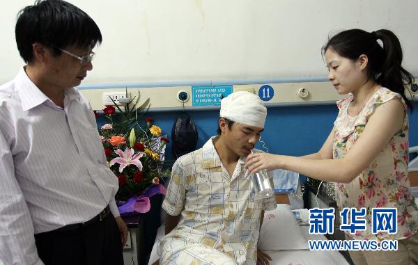 湖北竹溪一考生重大車禍蘇醒后堅(jiān)持赴考（圖）