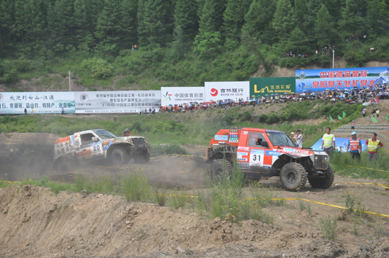 2012全國(guó)汽車場(chǎng)地越野錦標(biāo)賽吉林白山站開賽