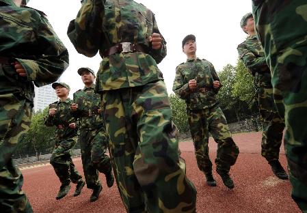 南京:應(yīng)屆畢業(yè)國防生投入軍政訓(xùn)練