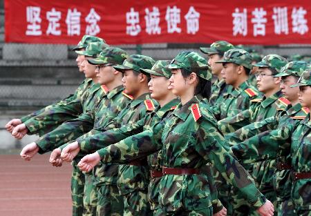 南京：應屆畢業國防生投入軍政訓練