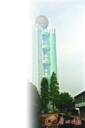華西村轉(zhuǎn)型發(fā)展旅游業(yè) 用3億黃金裝點(diǎn)酒店
