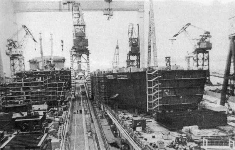 帝國的衰落：曾造出遼寧艦的造船廠如今雜草叢生