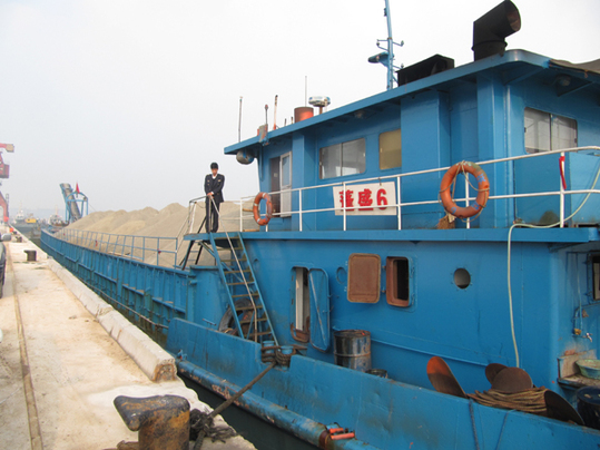 煙臺開展渤海水域非法采砂專項整治
