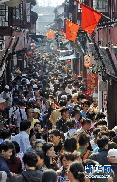長假里的人潮