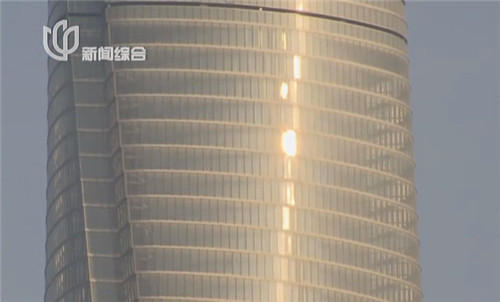 632米上海中心玻璃幕墻完工 難度系數世界之最
