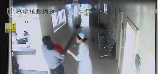 19月大女童被鎖私家車內 數小時后窒息身亡