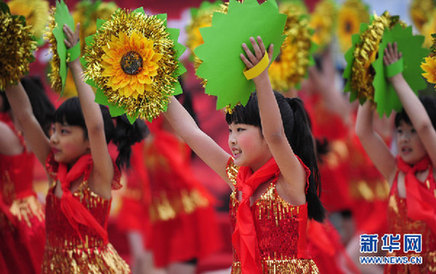 半數(shù)家長(zhǎng)覺得孩子不幸福 成人世界促