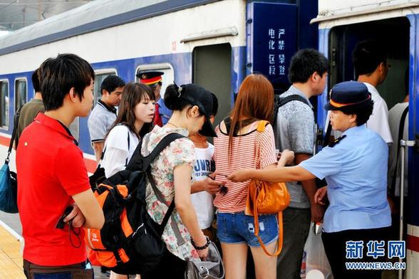 2012年全國鐵路暑運(yùn)拉開帷幕