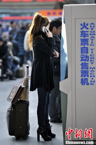 搶票催婚壓歲錢“紅色炸彈” 過年回鄉不堪重負