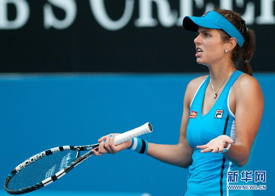 李娜2-0橫掃對手晉級澳網八強 心情大好笑對記者