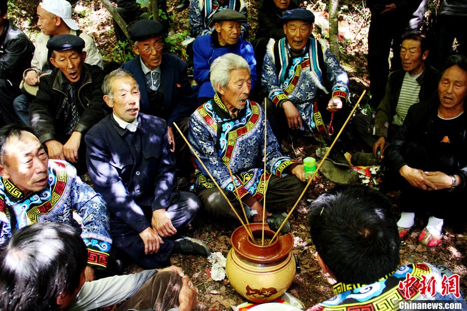 四川茂縣羌族感恩節 民眾齊聚祭祀太陽神