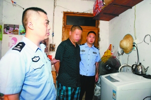 便衣抓賊求群眾幫忙 圍觀人群只忙著拍照[圖]