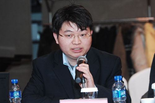 教授因強(qiáng)奸陪酒女言論引眾怒 學(xué)生稱(chēng)其才氣逼人