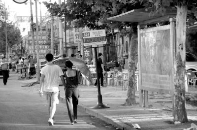 北京1名男子因停車爭執當街摔死女童