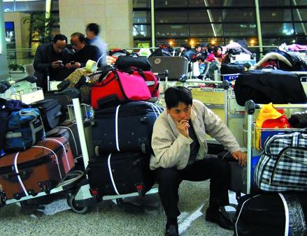 航班延誤逼出“空怒族” 起飛不限制被指轉(zhuǎn)移矛盾