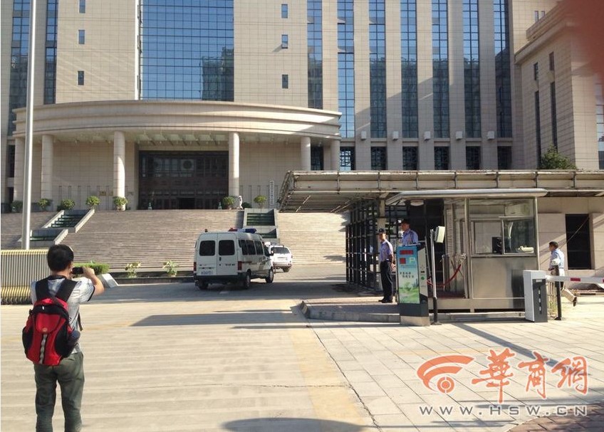 “表哥”被訴受賄25萬(wàn)元 504萬(wàn)存款來(lái)源不明