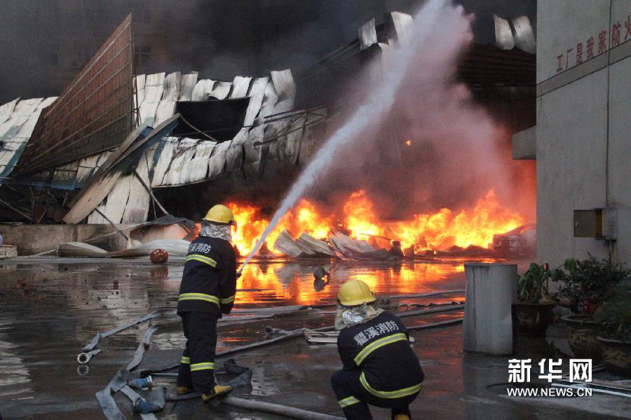 浙江溫州甌海區兩家工廠發生火災5死1傷(組圖)