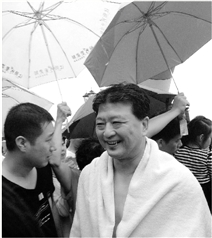 浙江15個環保局局長下河游泳 副市長市委書記領頭