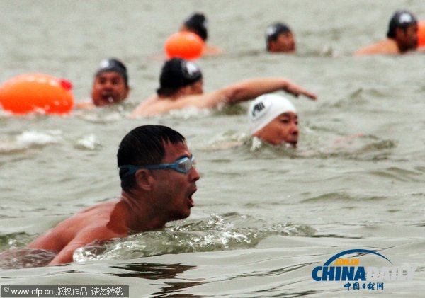 浙江蘭溪：15名環(huán)保局長率千人渡江以證水質(zhì)