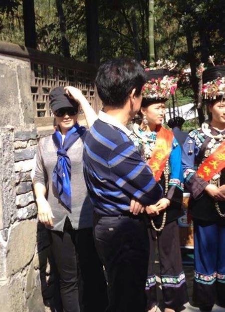 宋祖英攜丈夫回家鄉(xiāng)游玩