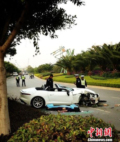 昆明“飆車黨”市區飆車致車禍 豪車司機當場死