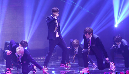 網聚正能量 青春中國夢——2014年網絡春晚彰顯網絡性、新奇性、互動性