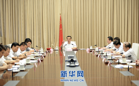 李克強(qiáng)召開(kāi)會(huì)議進(jìn)一步部署抗洪搶險(xiǎn)和防災(zāi)救災(zāi)工作