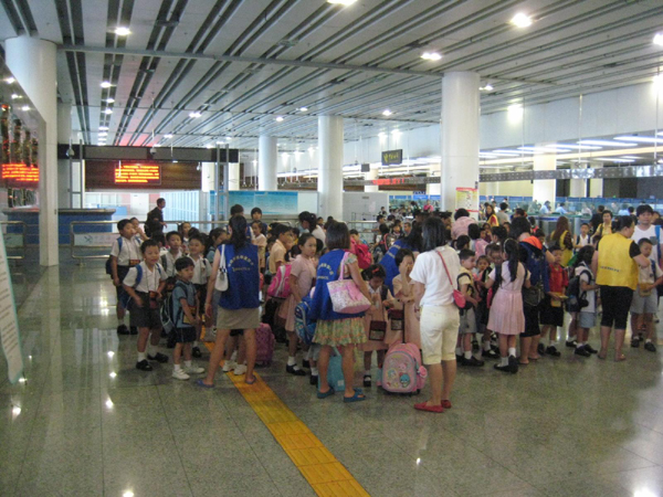 皇崗海關多項措施保障跨境兒童安全
