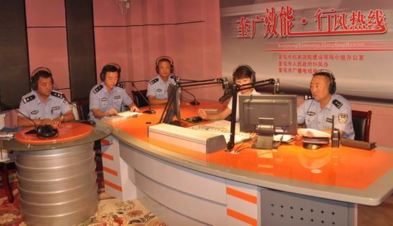 奎屯公安走進行風熱線 聽民聲解民憂密切警民關(guān)系
