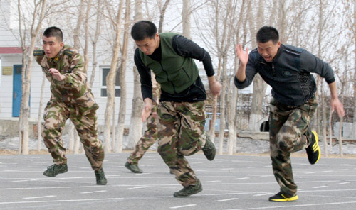 克拉瑪依：沙場點兵訓練忙