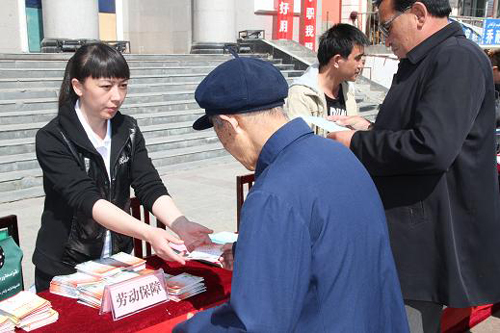 青河縣勞動監察大隊加大宣傳力度 引導企業依法用工
